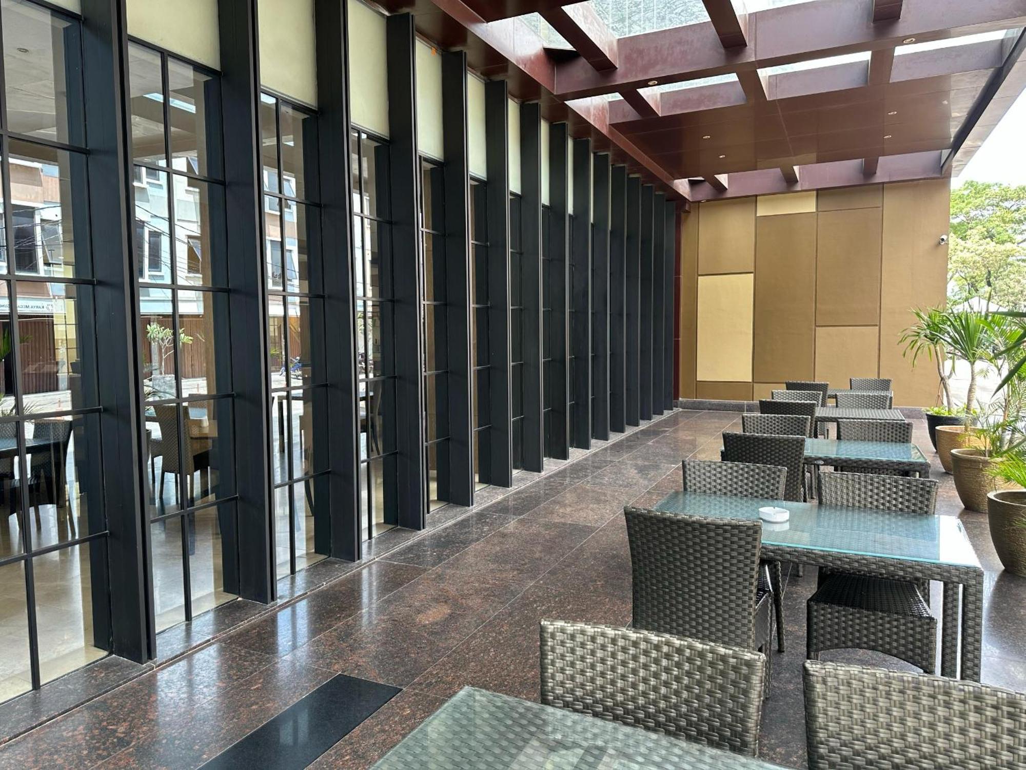Swiss-belinn Airport Jakarta Hotel 3*
